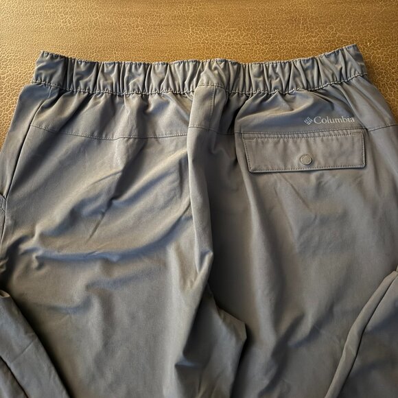 Columbia Hiking Grey Pants - Adjustable Waist - Size Large - Picture 2 of 4